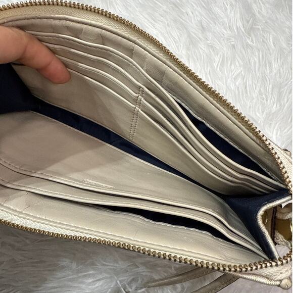 COACH Gold Cream Signature Canvas Wristlet with Card slots - Picture 6 of 8